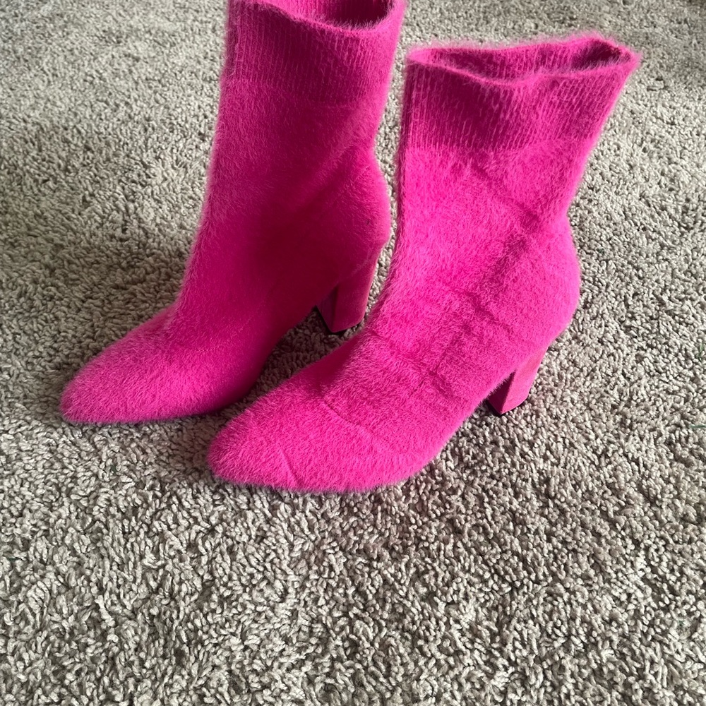 Stylish Pink Women's Boots